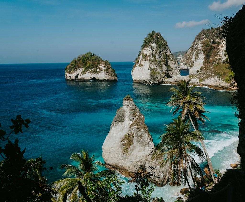 Honeymoon in Komodo: Why a Private Phinisi Charter Is the Best Choice